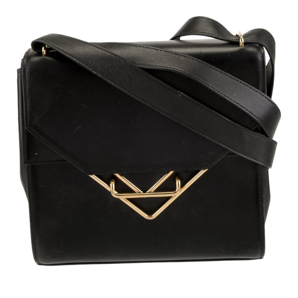 Great Condition Bottega Veneta Clip Crossbody Bag in Black